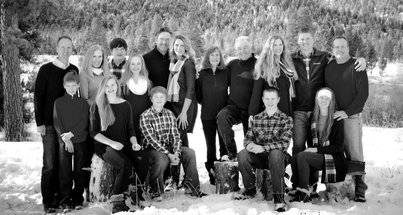 The Spinetta family gathered together, in black and white
